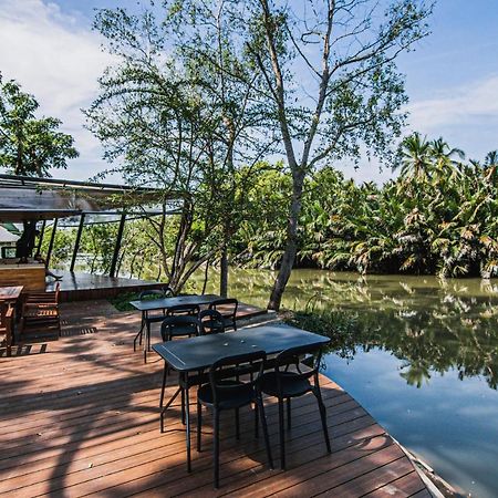 Lumphawa Amphawa Hotel Samut Songkhram Bagian luar foto