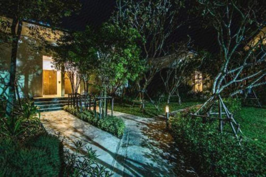 Lumphawa Amphawa Resort Samut Songkhram Bagian luar foto